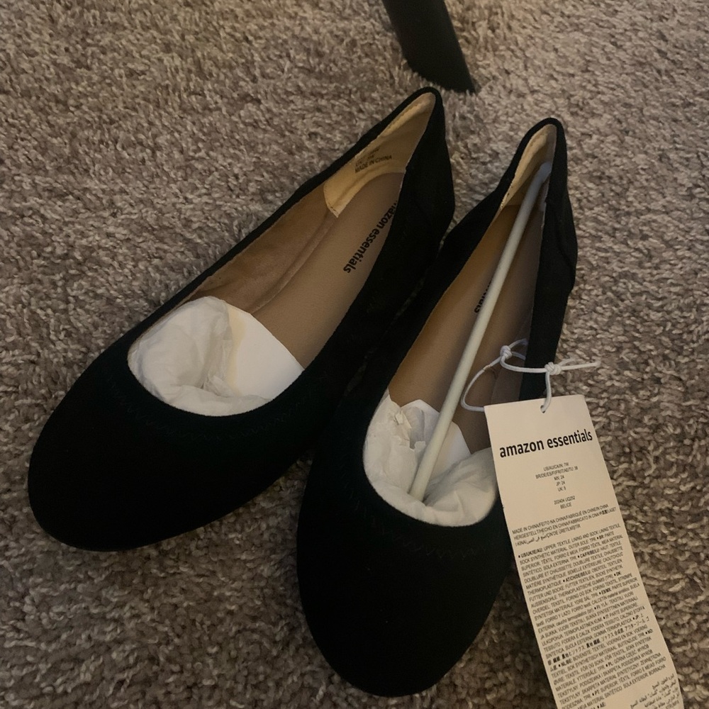 Amazon Essentials Black Flats Timeless Design